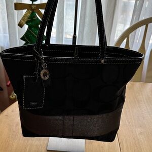 Coach 2006 Legacy Black EUC Women's Tote Bag